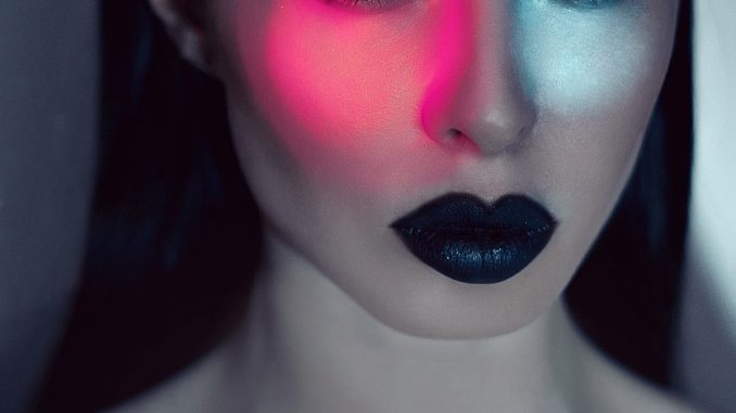 ksenia-polovodova-671190-unsplash Do women need to wear makeup